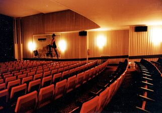 Saal (1989)