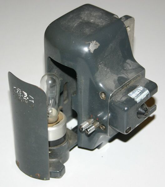 Datei:Tonlampengehäuse Ernemann X.jpg