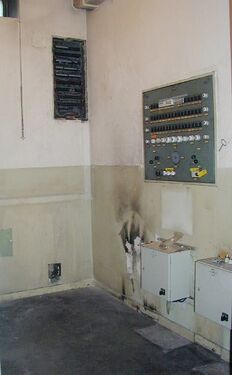 Elektronische Saalverdunkler im Schaltraum