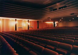 Saal (1989)