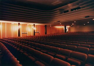Saal (1989)
