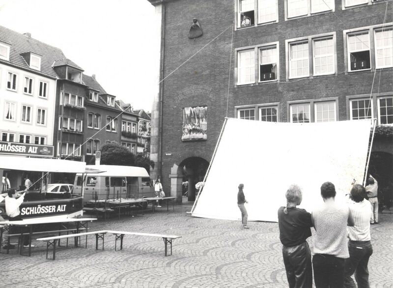 Datei:Kino bei Nacht 03.jpg