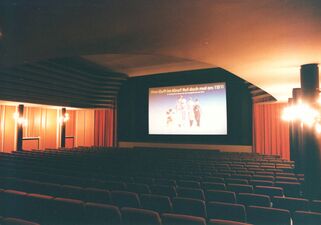 Saal (1992)